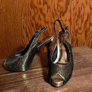 Circle Glittery heels